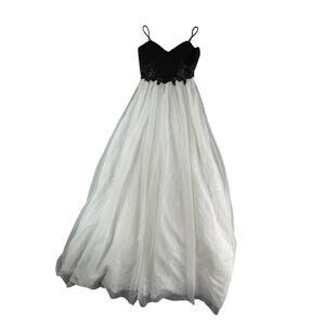 BA Nites Dress Women 3 (XS) Prom Formal Evening White Strap Lace Maxi Padded NWT